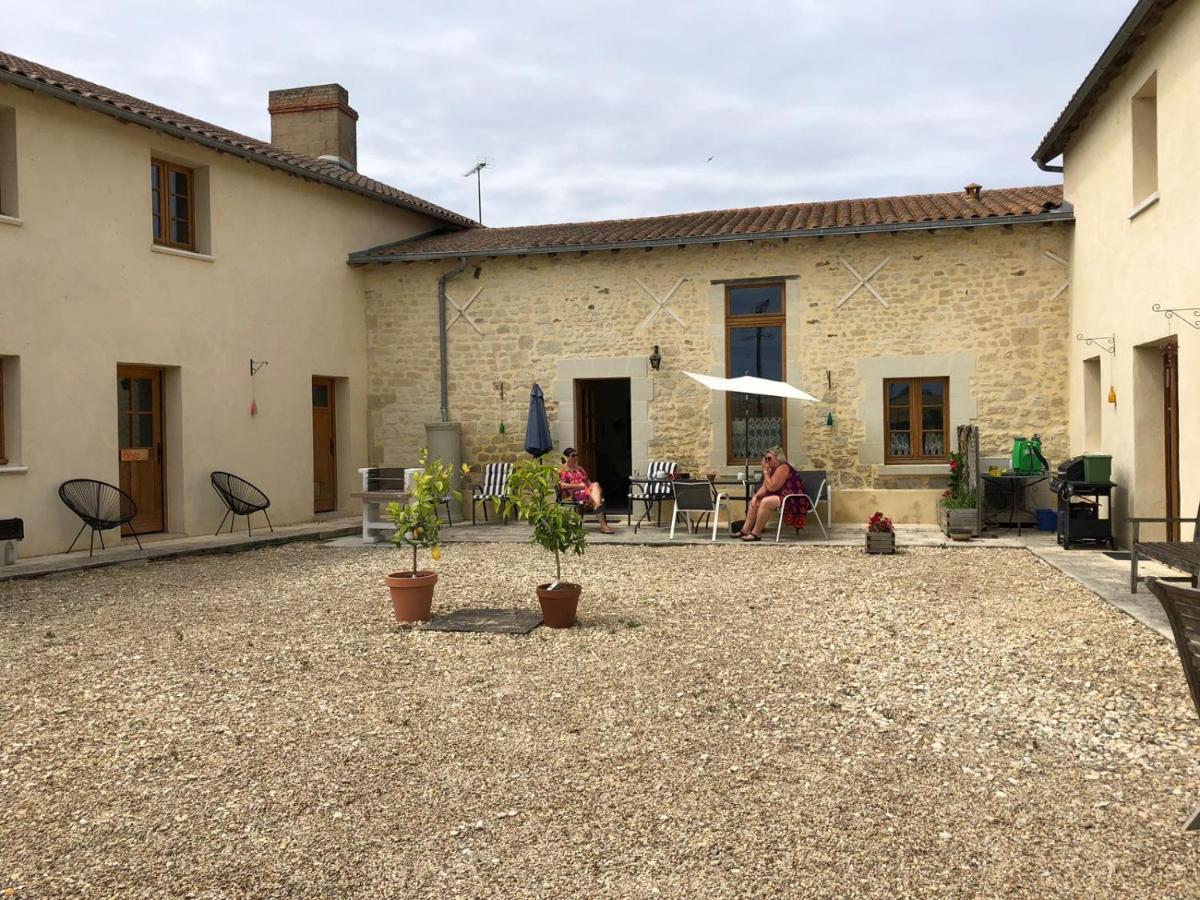 Готель Loire Escapes Berrie Екстер'єр фото